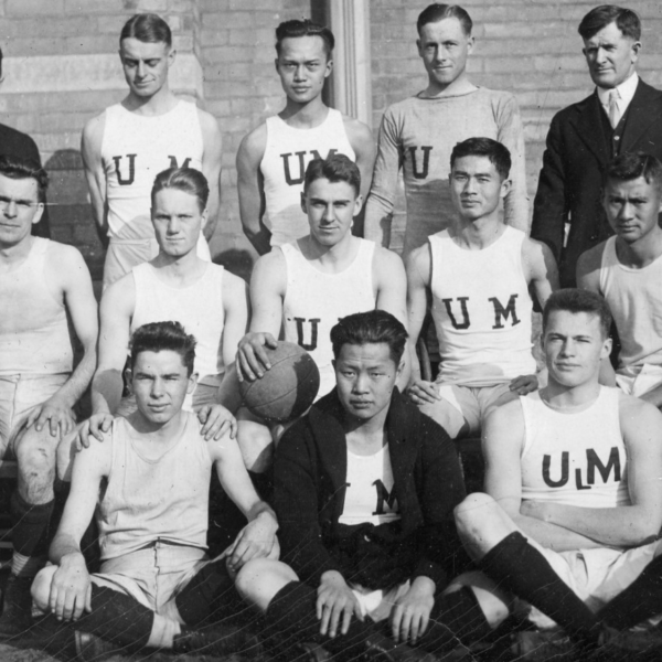 An image of the University of Minnesota soccer team in 1915 or 1916